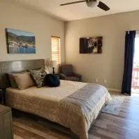 Balcony Suite 2 Fraser Family Vineyard Stay in Amador – hotel w mieście Plymouth