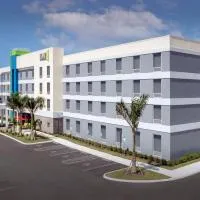 Home2 Suites by Hilton Fort Myers Airport、フォートマイヤーズにあるサウスウエスト・フロリダ国際空港 - RSWの周辺ホテル
