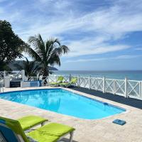 North Star Villa Oceanfront Family-Retreat With Pool โรงแรมใกล้สนามบินเฮนรี อี โรห์ลเซน - STXในFrederiksted