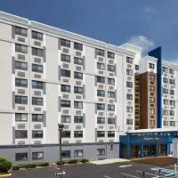 Hampton Inn Newark Airport、ニューアークにあるニューアーク・リバティー国際空港 - EWRの周辺ホテル