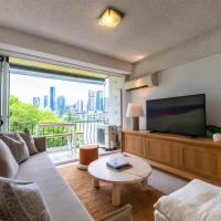 Riverside apartment with city & Story Bridge view: bir Brisbane, New Farm oteli