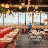 Eklo Hotels Paris Porte de Versailles, hotell i Vanves