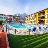 Giardino dei Colori 107 - Residence Pool&Fitness, hotel en Toscolano-Maderno