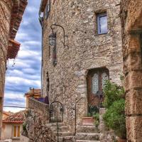 Maison de 6 pièces au coeur du village d'Eze, hotel en Eze Old Town, Èze