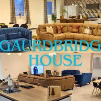 Guardbridge House, Spacious Inside and Out, Golfer and Groups Favourite, 5 Beds, 2 Superking en suites, 3 Kingsize rooms, Bathroom & WC, Fully Equipped Kitchen, FREE Parking for 4 Large Vehicles, 10 mins to St Andrews, 15 mins to Dundee, BBQ