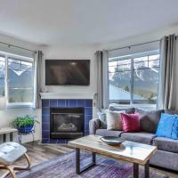 Big Mountain Views - 2-story Corner Unit, hotel in Harvie Heights, Canmore