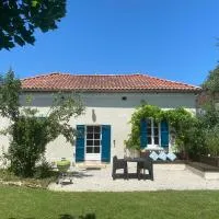 Le Moulin du Clapier- Gîte La Banette, hotelli kohteessa Sorges