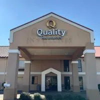Quality Inn & Suites Pine Bluff, ξενοδοχείο σε Pine Bluff