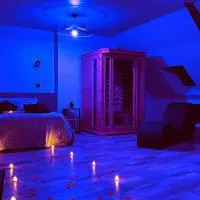 Love Room Le Chalet / Jacuzzi / Sauna, hotel v destinácii Château-Landon