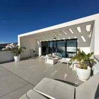 322 - Magnificent Penthouse Firstline Golf & Beach, hotel San Roquéban