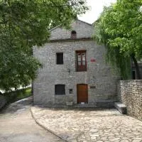 Albergue Ainsa - Morillo de Tou, hotel u gradu Ainsa