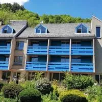 Le Castel du Cantal Groupe Village Fani, hotel i Thiézac