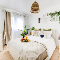 BOHO Chic Tower Bridge Gem, Sleeps 8