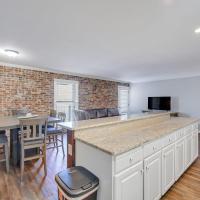 Eagle's Nest - Spacious Loft Downtown - Near GSU, hotel poblíž Statesboro-Bulloch County - TBR, Statesboro