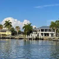Lostman's Lodge - Everglade City, Sunset View Pool & Hot Tub, hotel di Everglades City