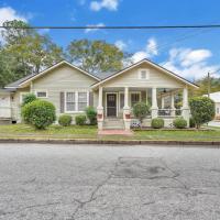 Historic Southern Home - close to downtown and GSU, Statesboro-Bulloch County-flugvöllur - TBR, Statesboro, hótel í nágrenninu