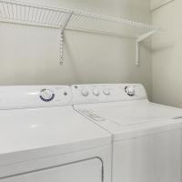 Penthouse Loft- Balcony Over Downtown Statesboro, hotel poblíž Statesboro-Bulloch County - TBR, Statesboro