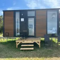 Bush Retreat 2 by Tiny Away, hôtel à Alberton West