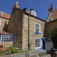 2 Bed in Robin Hoods Bay G0085