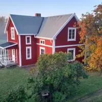 Authentic Scandinavian Log House, hotel em Kalix