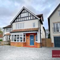 Thames Ditton - Luxury 4 Bedroom House - Garden and Parking