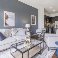 Landing Modern Apartment with Amazing Amenities (ID9564X38), hotel di West University, Houston