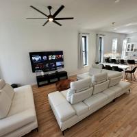 Luxe Spacious SFH in Bucktown with Secure Parking, hotel in Bucktown, Chicago