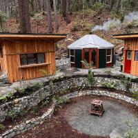 Magical Yurt in the woods - 2 miles from town