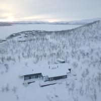 Sunrise View Lapland, Sky View Bedroom & Hot Tub, отель в Кильписъярви