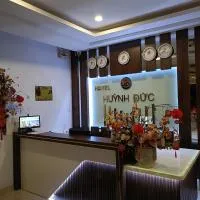 Huynh Duc Hotel โรงแรมในCao Lãnh