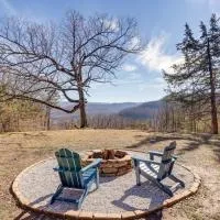 Jasper Cabin w/ Fire Pit, Grill & Mountain Views!, Hotel in Jasper