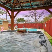 5BR 2B with Pool Fire Pit & Jacuzzi - 11 Guests