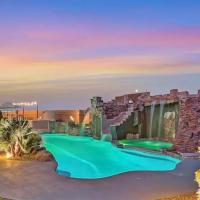 HotTub, Pool, Waterfall, RV parking 5BR Lux Home, hotel in zona Henderson Executive Airport - HSH, Las Vegas