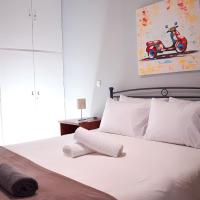 Modern 2 BR apartment near Acropolis in the heart of the city - Explore Center by foot, hotel sa Petralona, Athens