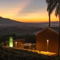 Bobocabin Bunaken Hills, Manado: Manado şehrinde bir otel