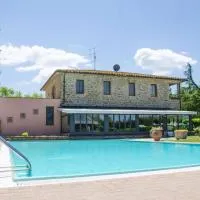 Hotel Villalago trasimeno، فندق في مادجوني