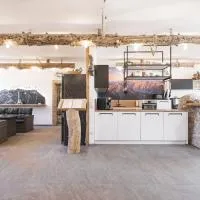 Xeis NeSt، فندق في أدمونت