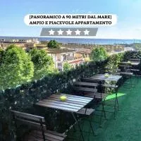 [Panoramico e a 90 metri dal mare], hotel i Castel Volturno