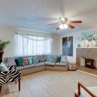 Breezy Fresno Home - Near Airport and Downtown, готель біля аеропорту Міжнародний аеропорт Фресно Йосеміті - FAT, у місті Фресно