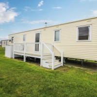 Superb Caravan, Sleeps 8, At Caister Beach In Norfolk Ref 30020t