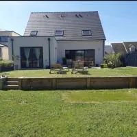 Maison 170m2 entre ville et campagne, hotel u gradu 'Changé'