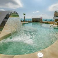 Urban Oasis at Luxurious Ocean Village: Cebelitarık, Cebelitarık Uluslararası Havaalanı - GIB yakınında bir otel