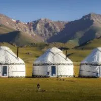 Ak-Sai Travel Son-Kul Yurt Camp by As a Nomad, hotel v mestu Song-Kul