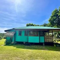 Faré Tropical Moorea- Jardin Tropical -Clim -Wi-Fi Gratuit، فندق في Tuarea