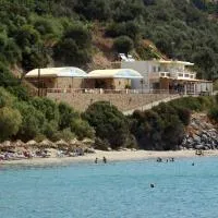 Santa Marina Apartments, hotel di Rodhákinon