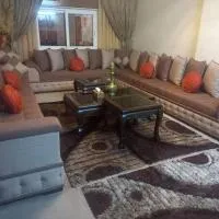 شقه مفروشه مع حديقه اربد بجانب فندق فلامنجو ومدارس دار العلوم, hotel v destinaci Irbid