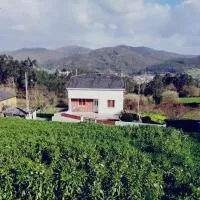Casa familiar con finca privada (Orolterra), hotell i Viveiro