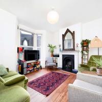 Charming 3BR Family-Friendly London Home
