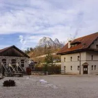 ALLE ANTICHE MINIERE - CASA VACANZE, hotel di Zenich