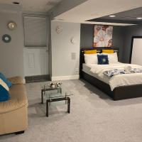 Fully furnished basement studio apartment, hotel in Lisgar, Mississauga